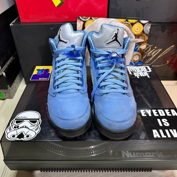 Jordan 5 UNC size 12 - Picture 2 of 3